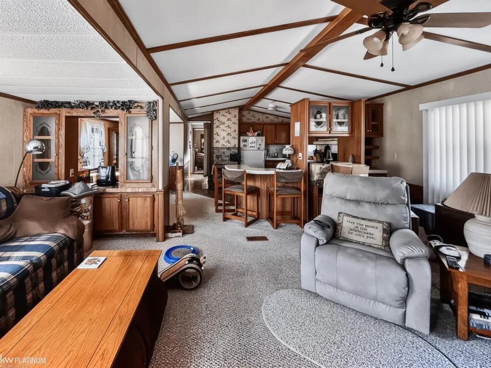 48609 Pineview Drive Shelby Charter Township, MI 48317