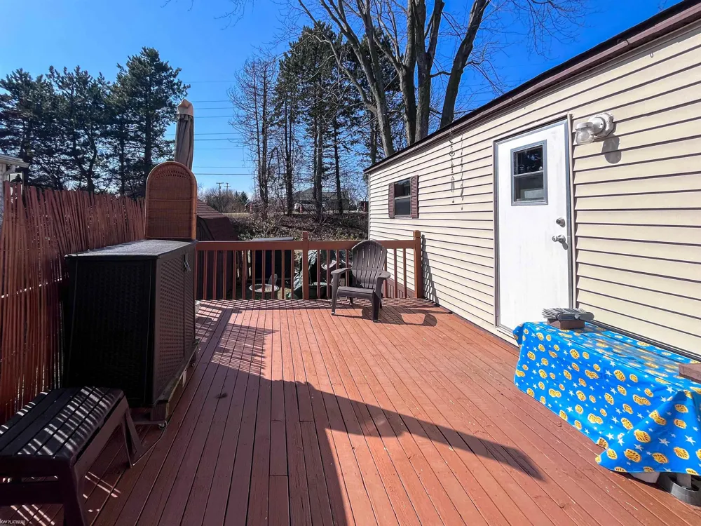 48609 Pineview Drive Shelby Charter Township, MI 48317