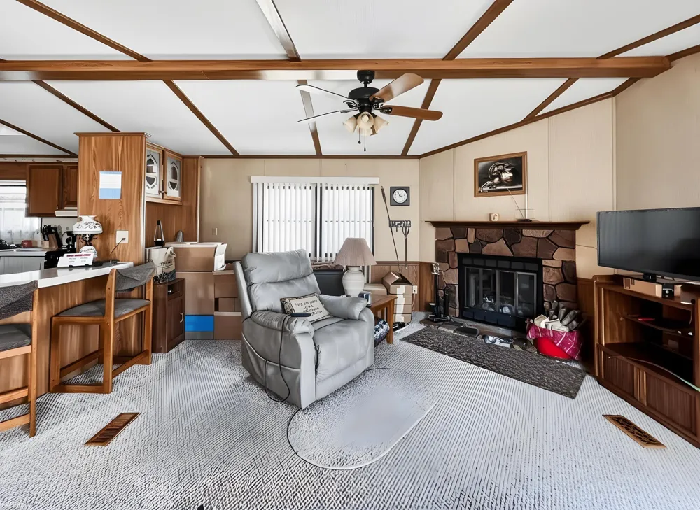 48609 Pineview Drive Shelby Charter Township, MI 48317
