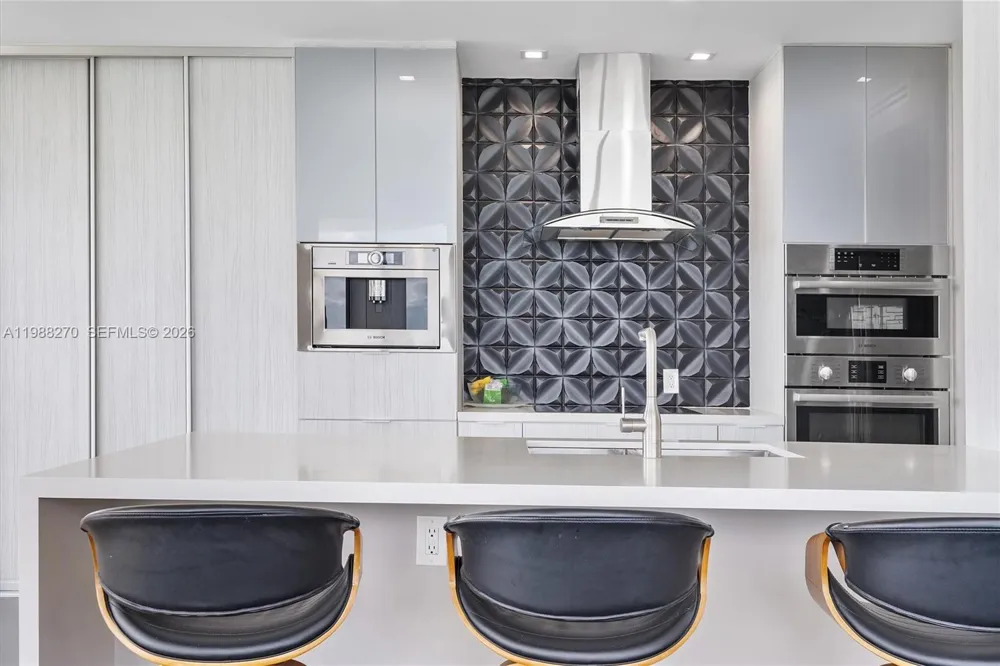 6365 Collins Ave #4307 Miami Beach, FL 33141