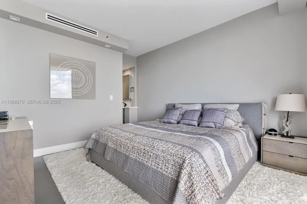6365 Collins Ave #4307 Miami Beach, FL 33141