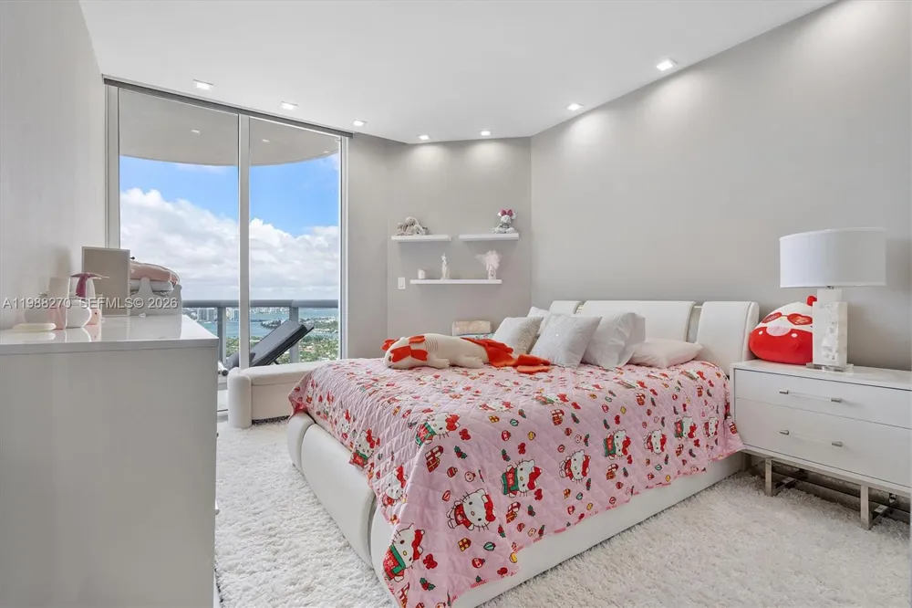 6365 Collins Ave #4307 Miami Beach, FL 33141
