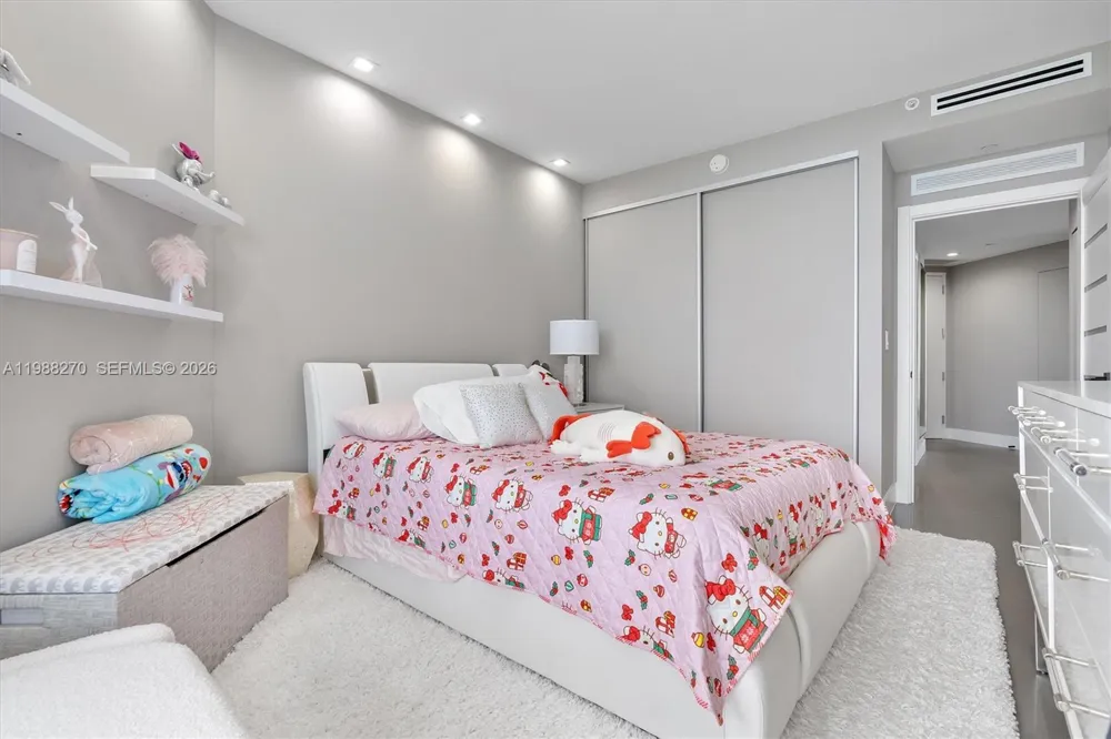 6365 Collins Ave #4307 Miami Beach, FL 33141