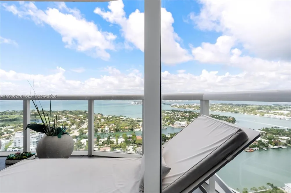 6365 Collins Ave #4307 Miami Beach, FL 33141