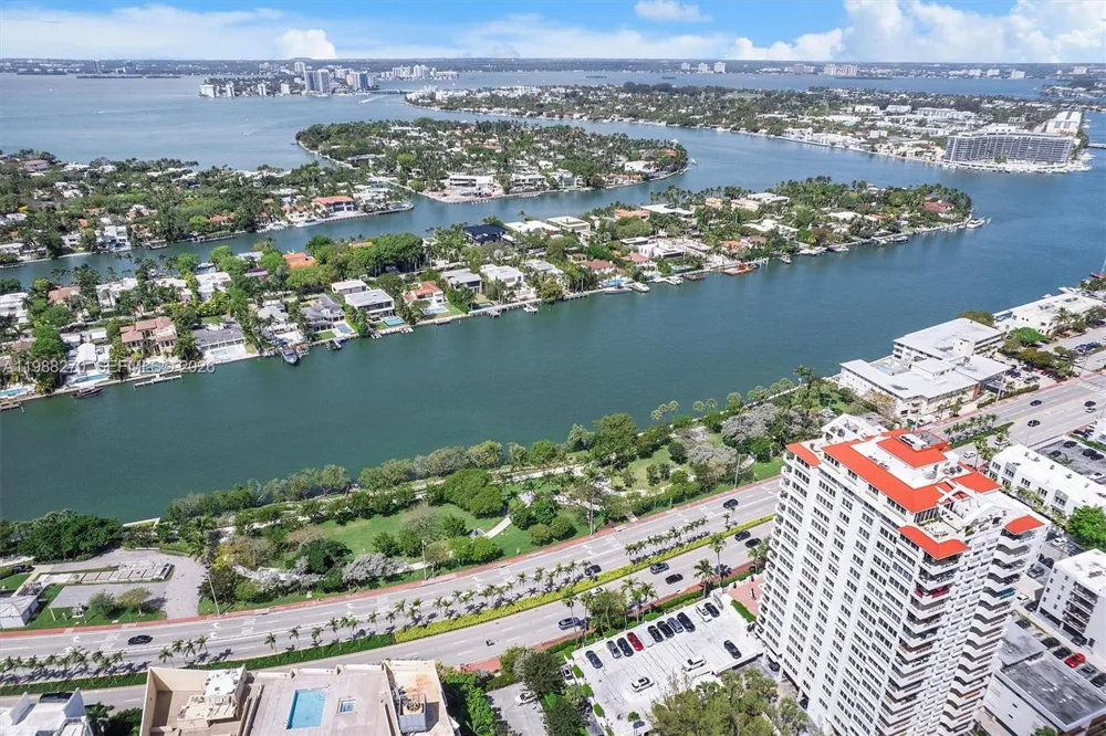 6365 Collins Ave #4307 Miami Beach, FL 33141