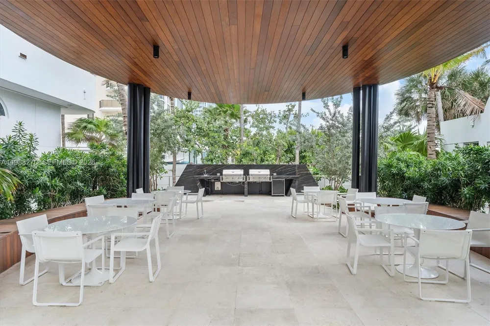 6365 Collins Ave #4307 Miami Beach, FL 33141