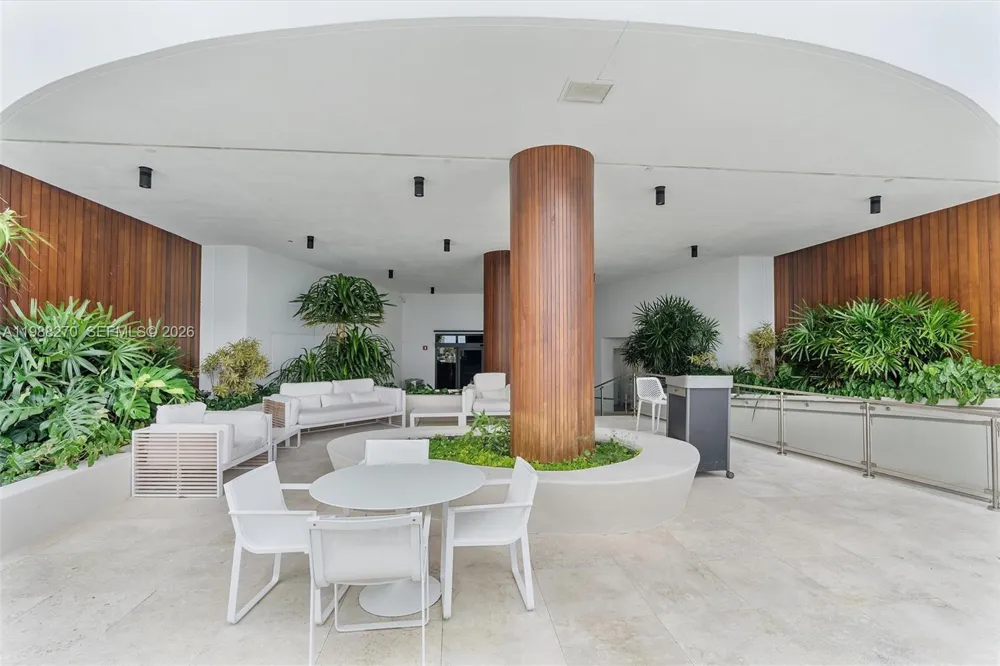 6365 Collins Ave #4307 Miami Beach, FL 33141