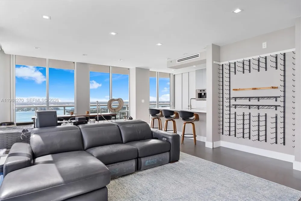 6365 Collins Ave #4307 Miami Beach, FL 33141