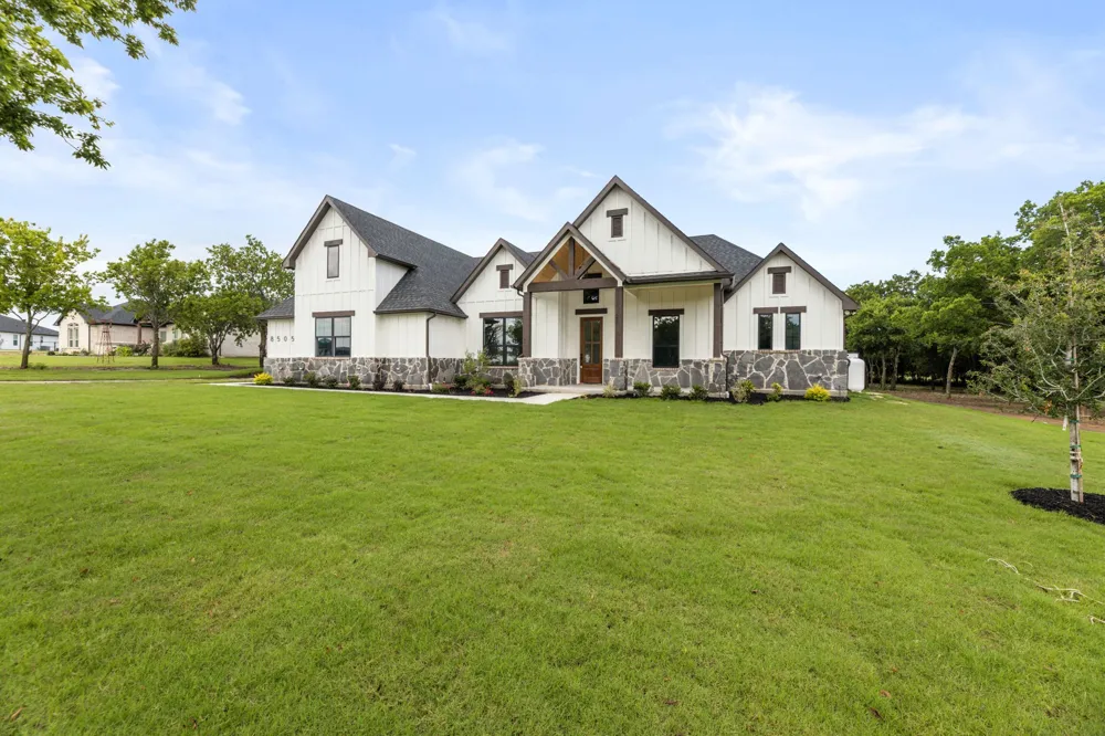 8505 Bronco Drive Godley, TX 76044