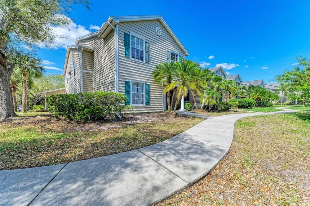 8911 MANOR LOOP #207 Lakewood Ranch, FL 34202