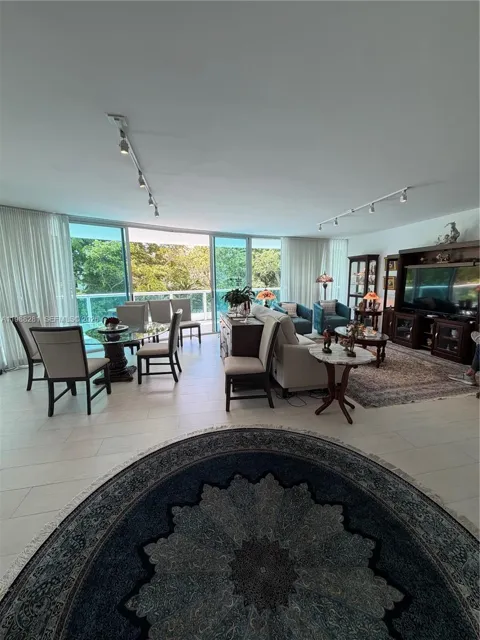 2127 Brickell Ave #502
