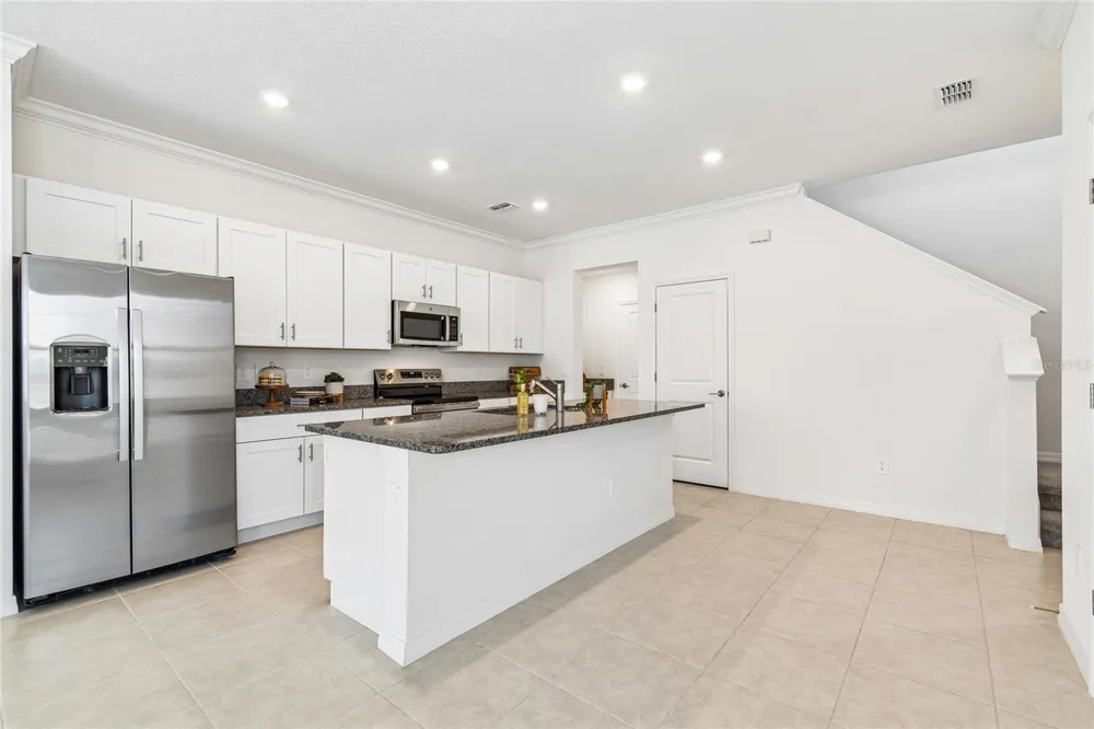10811 FOWLERS BLUFF COURT Tampa, FL 33647