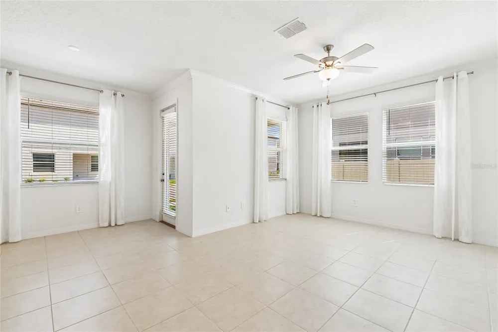 10811 FOWLERS BLUFF COURT Tampa, FL 33647