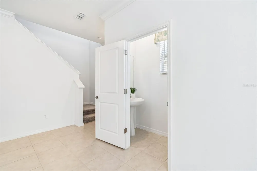 10811 FOWLERS BLUFF COURT Tampa, FL 33647