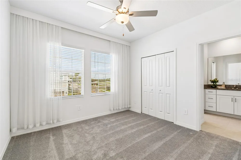 10811 FOWLERS BLUFF COURT Tampa, FL 33647