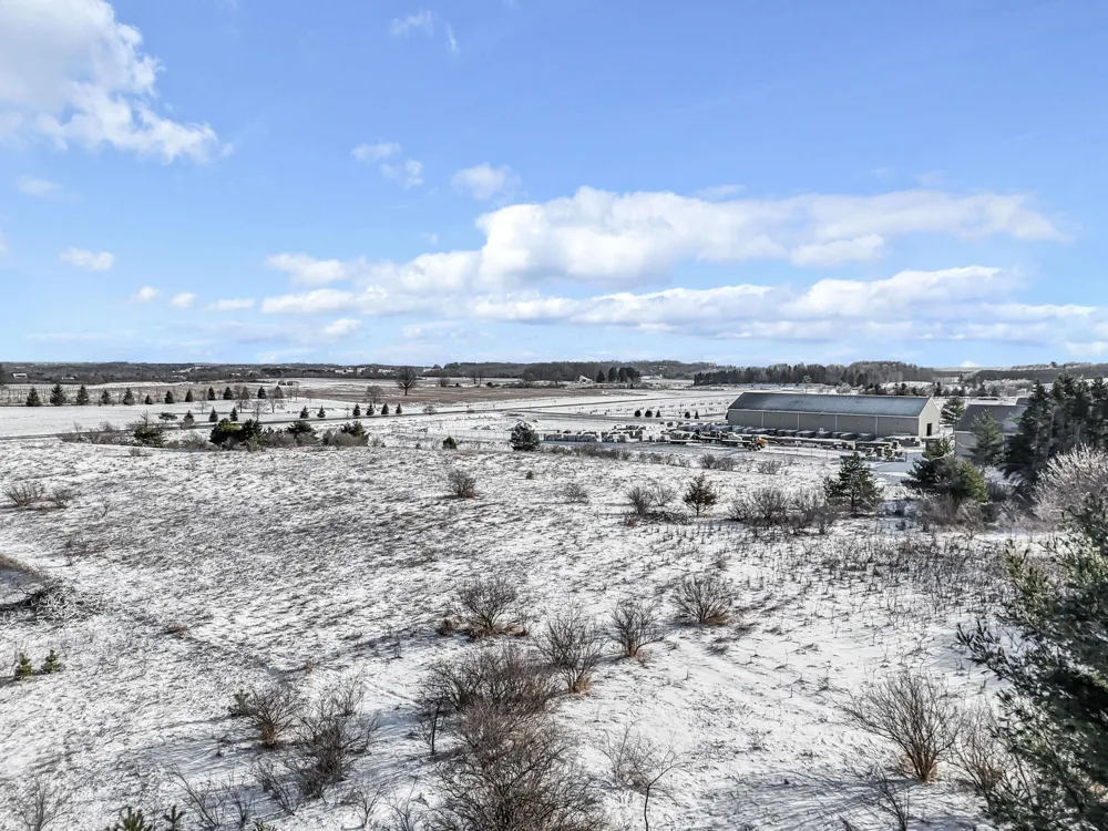 E M 72 Acme Township, MI 49690