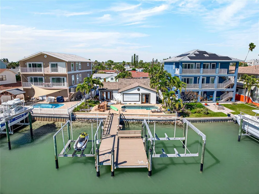 449 S BAYSHORE DRIVE Madeira Beach, FL 33708