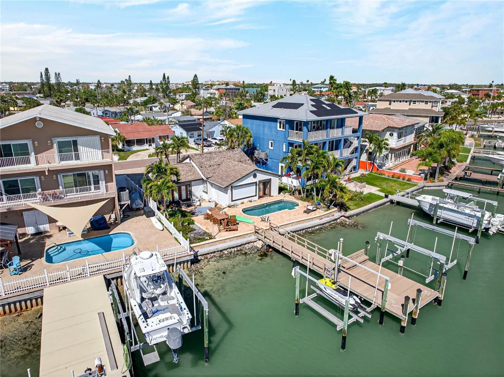 449 S BAYSHORE DRIVE Madeira Beach, FL 33708