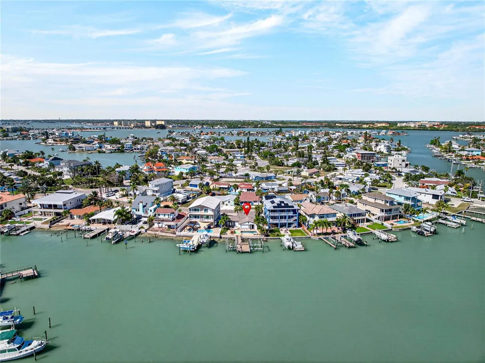 449 S BAYSHORE DRIVE Madeira Beach, FL 33708