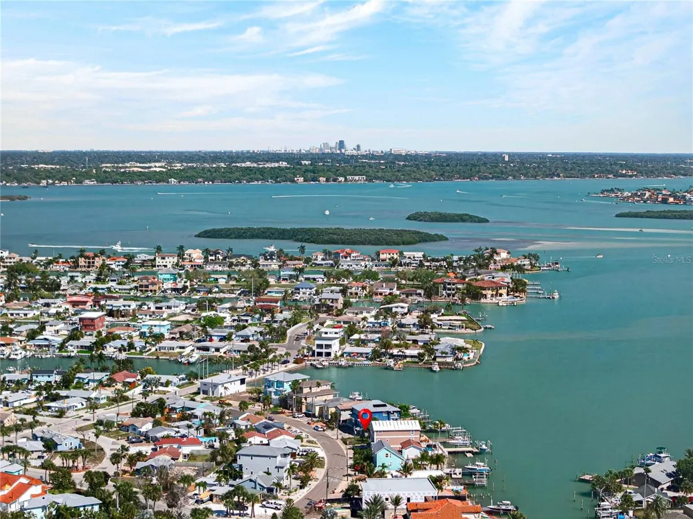 449 S BAYSHORE DRIVE Madeira Beach, FL 33708