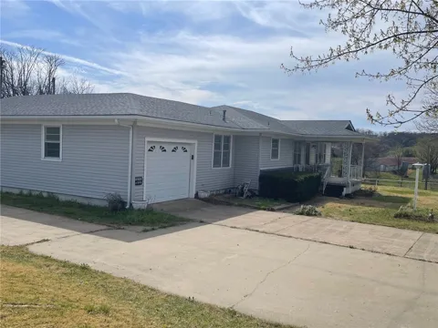 2718 Highway 21 S