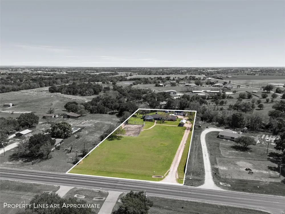 1049 W Moonlight Drive Robinson, TX 76706