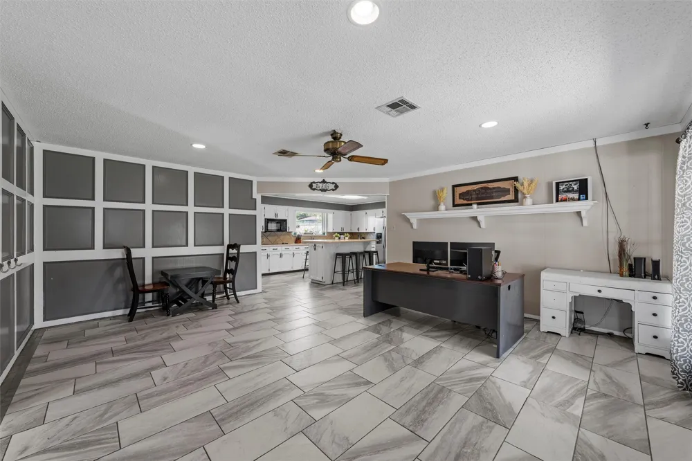 1049 W Moonlight Drive Robinson, TX 76706