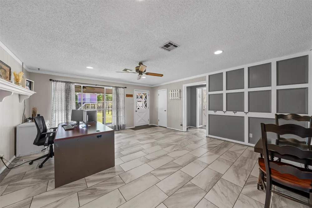 1049 W Moonlight Drive Robinson, TX 76706