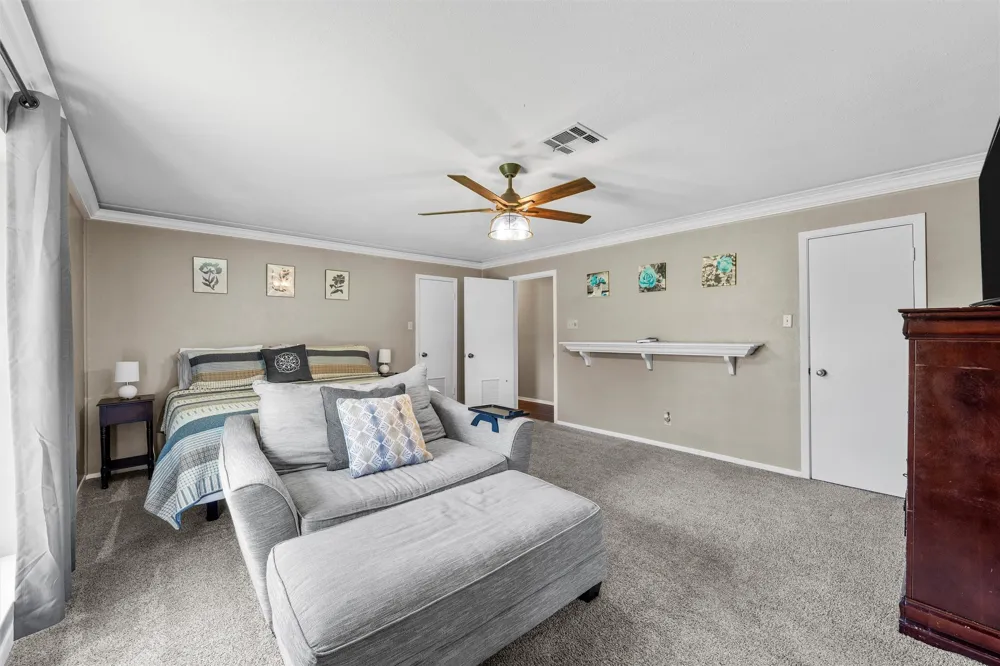 1049 W Moonlight Drive Robinson, TX 76706