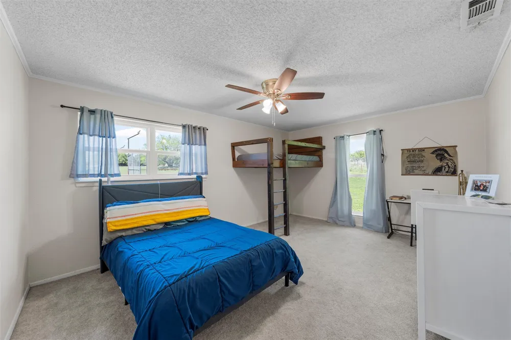 1049 W Moonlight Drive Robinson, TX 76706