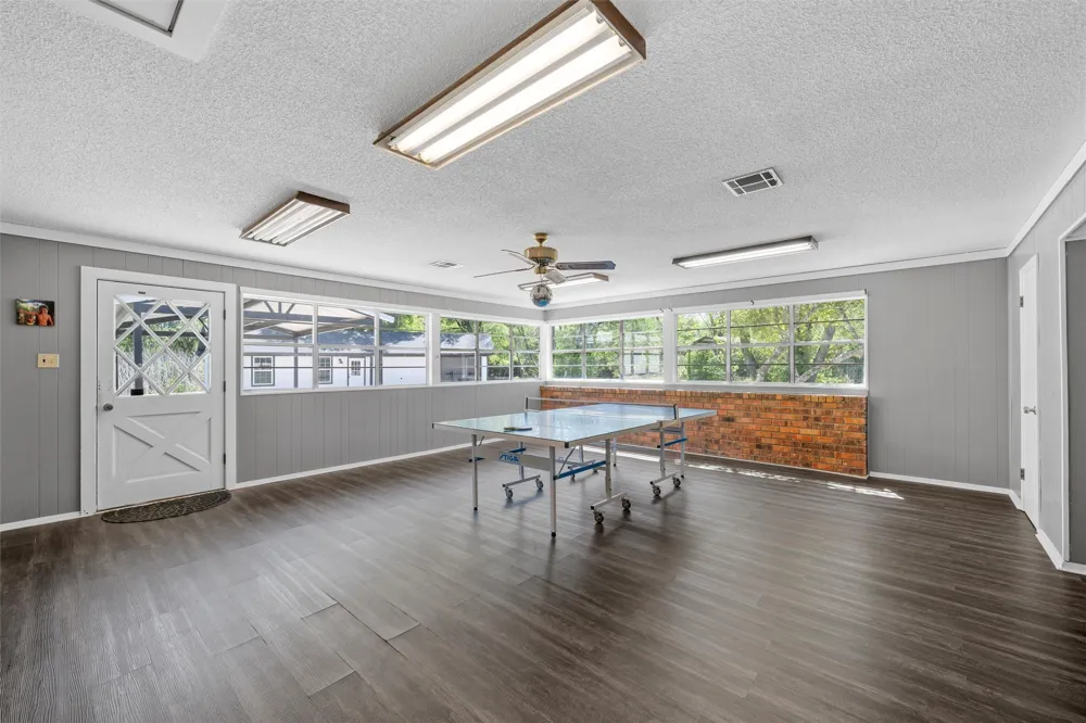 1049 W Moonlight Drive Robinson, TX 76706
