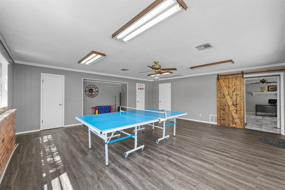 1049 W Moonlight Drive Robinson, TX 76706