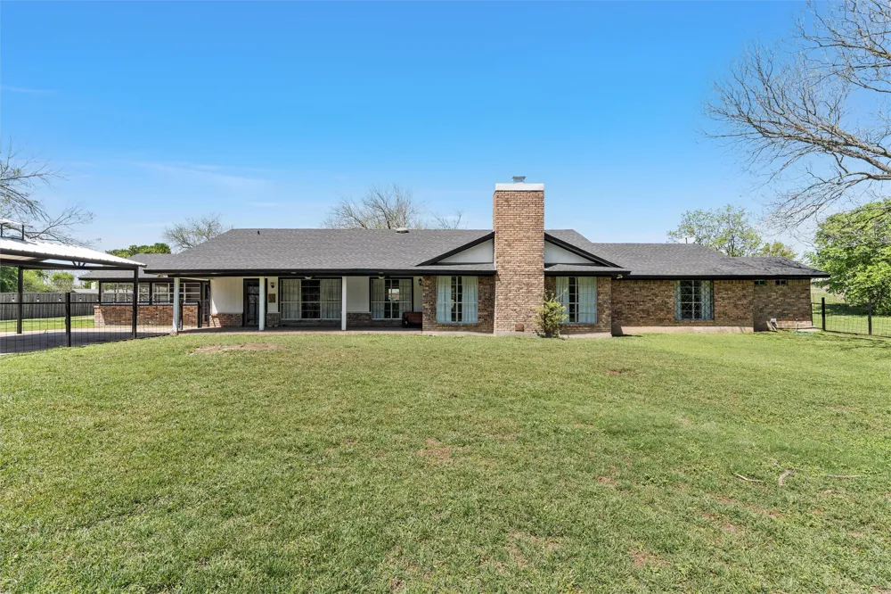 1049 W Moonlight Drive Robinson, TX 76706