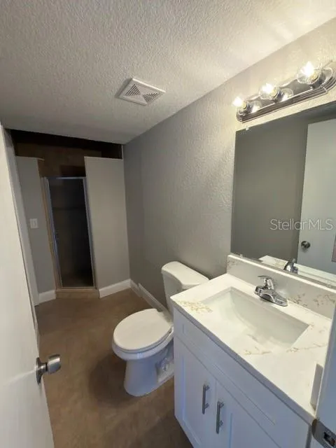 8443 GRADY AVENUE Tampa, FL 33614