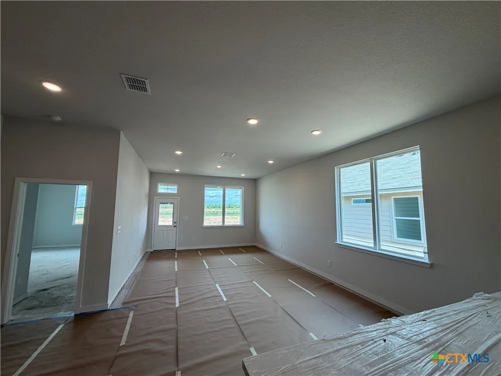 424 Honeydew Way Seguin, TX 78155