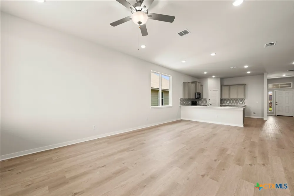 424 Honeydew Way Seguin, TX 78155