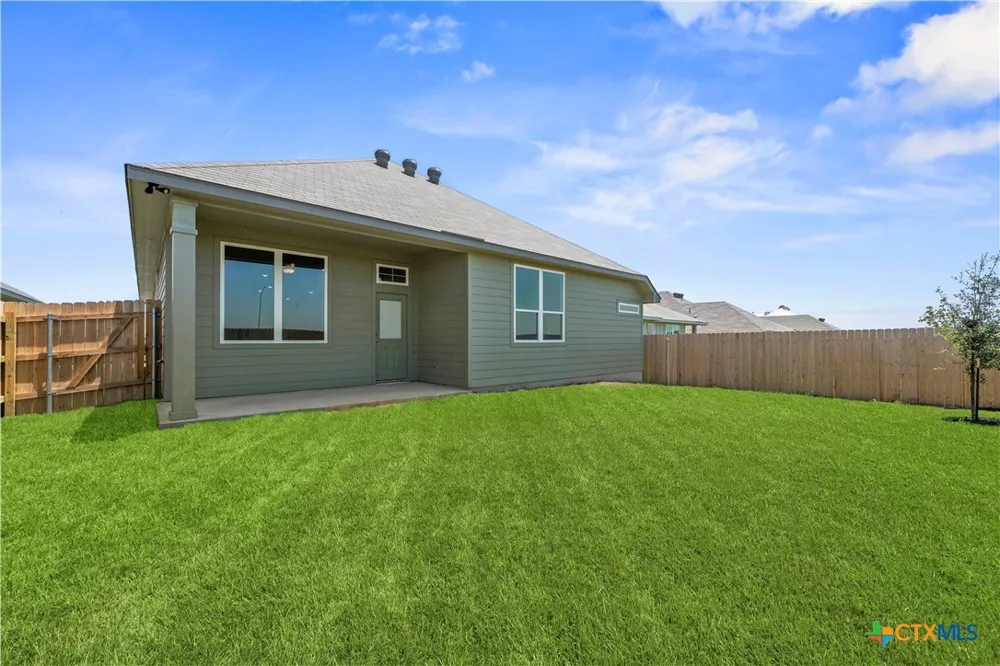 424 Honeydew Way Seguin, TX 78155