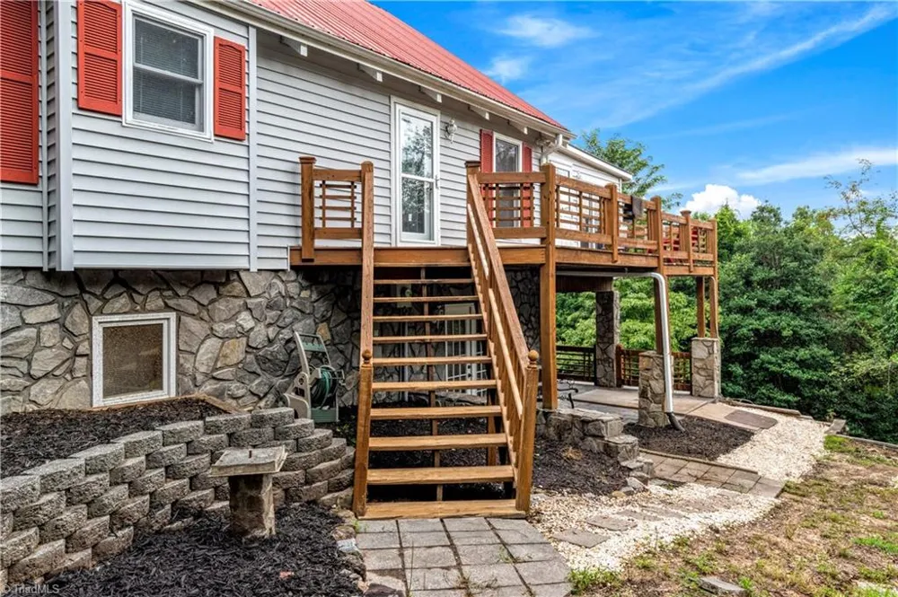 197 Fairview Drive Traphill, NC 28685