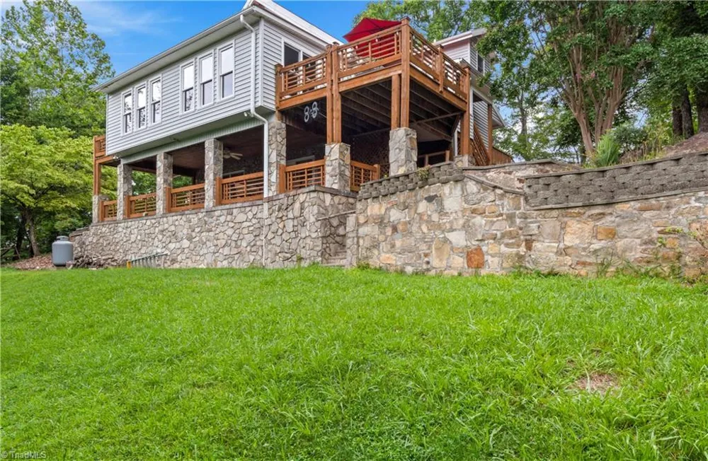197 Fairview Drive Traphill, NC 28685