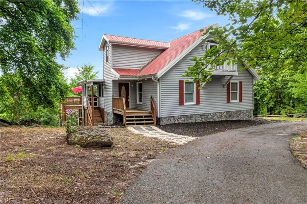 197 Fairview Drive Traphill, NC 28685