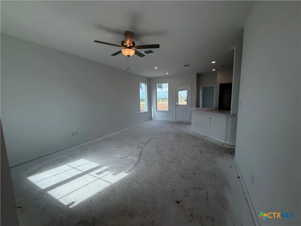 412 Honeydew Way Seguin, TX 78155