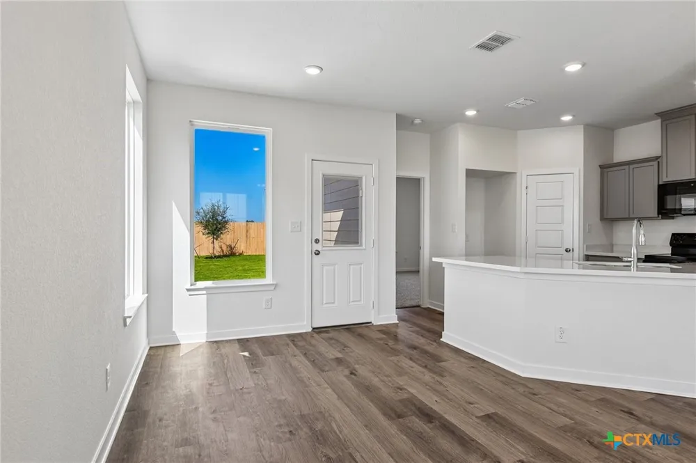 412 Honeydew Way Seguin, TX 78155