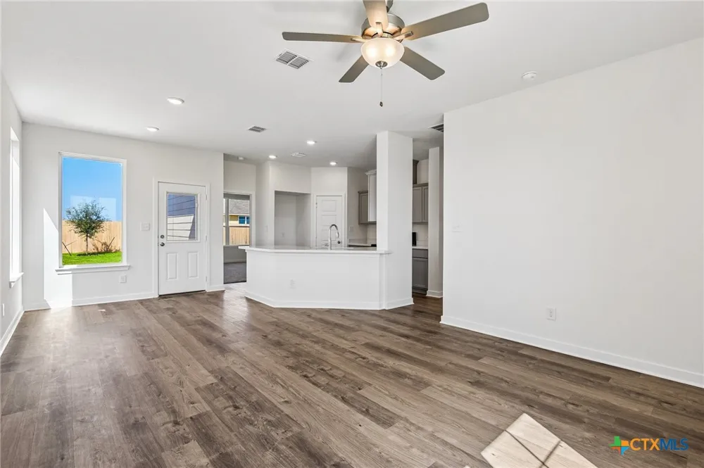 412 Honeydew Way Seguin, TX 78155