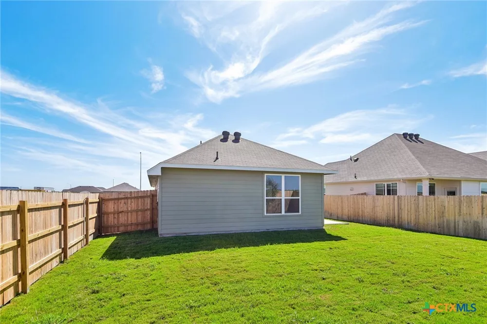 412 Honeydew Way Seguin, TX 78155
