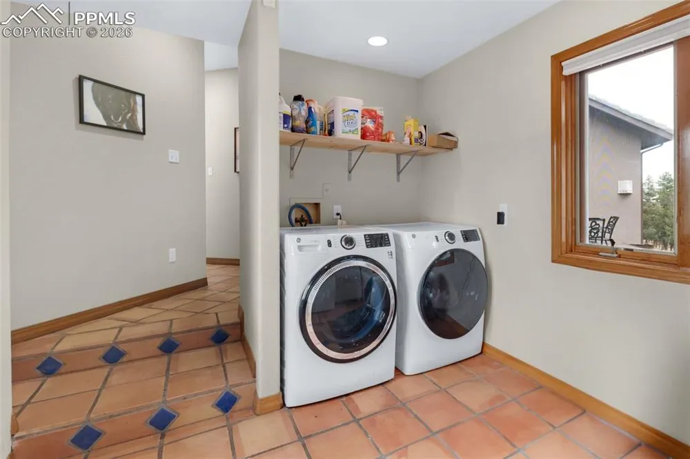 8912 S Pine Drive Beulah, CO 81023