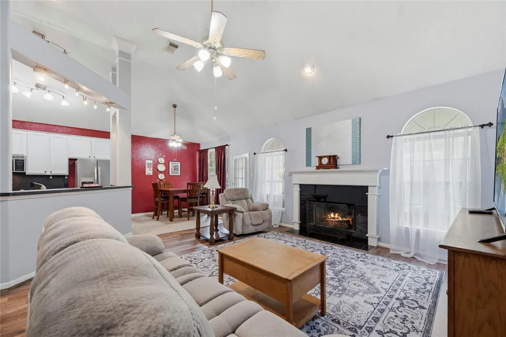 8907 W Rayford Road Tomball, TX 77375