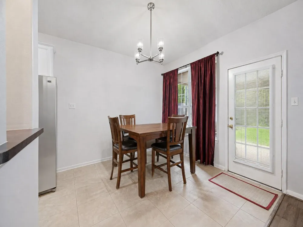 8907 W Rayford Road Tomball, TX 77375
