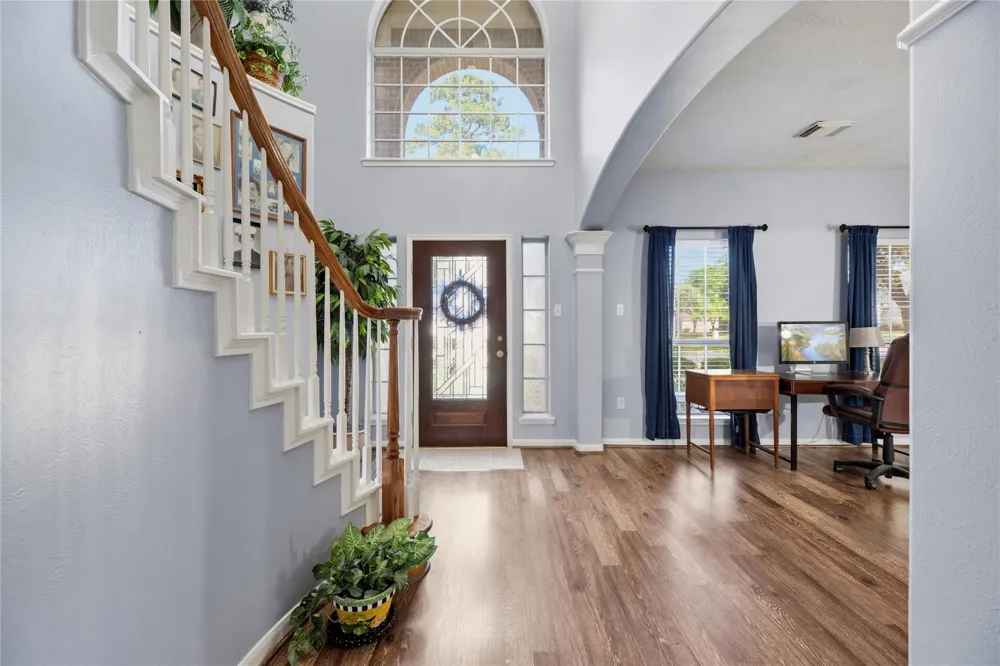 8907 W Rayford Road Tomball, TX 77375