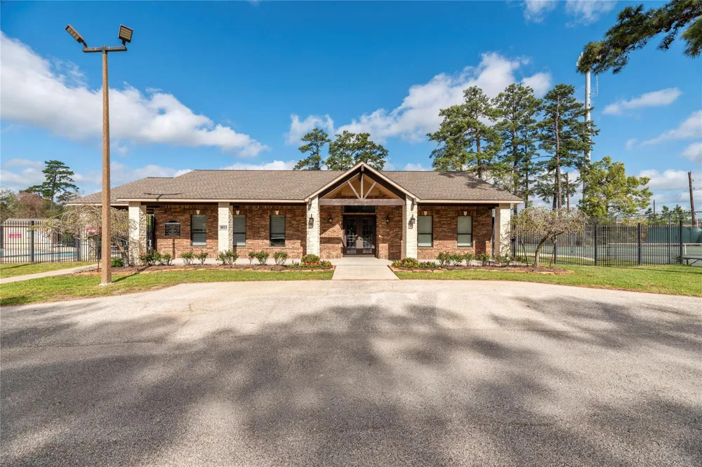 8907 W Rayford Road Tomball, TX 77375