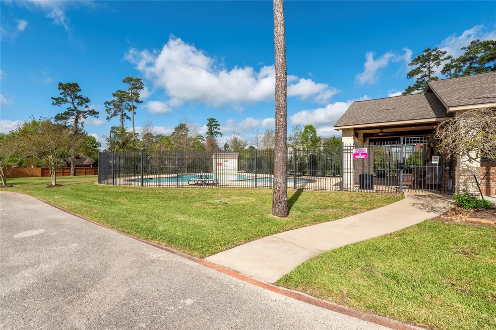 8907 W Rayford Road Tomball, TX 77375